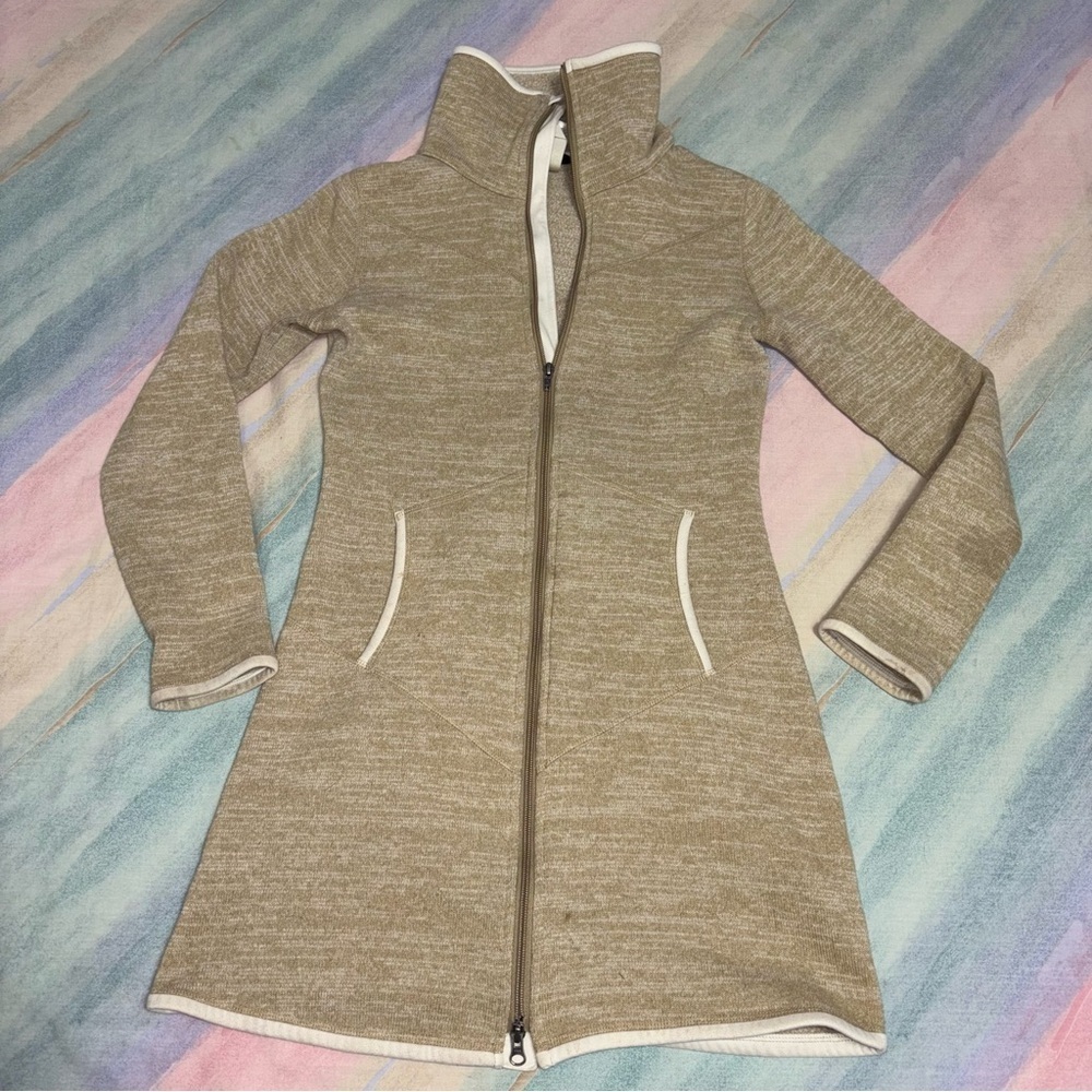 Patagonia Women’s Heathered tan fleece full zip jacket cardigan size M